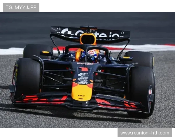 F1赛季最新动态：红牛车队主导，汉密尔顿与维斯塔潘竞争激烈