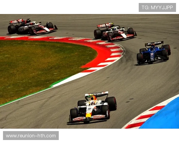 F1赛季最新动态揭晓顶尖车队战略与车手精彩表现