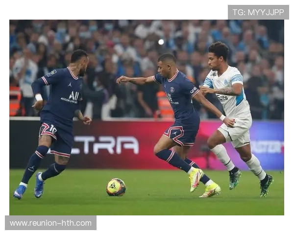 巴黎FC最新动态：球队阵容调整与新赛季备战全面解析